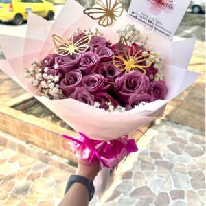 Ramos buchones de rosas lilas- regalaflorescali